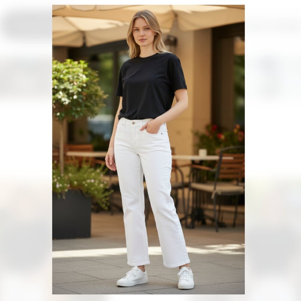 NWOT Banana Republic High Rise Frayed Hem Boot Cut Jeans In Color Pure White